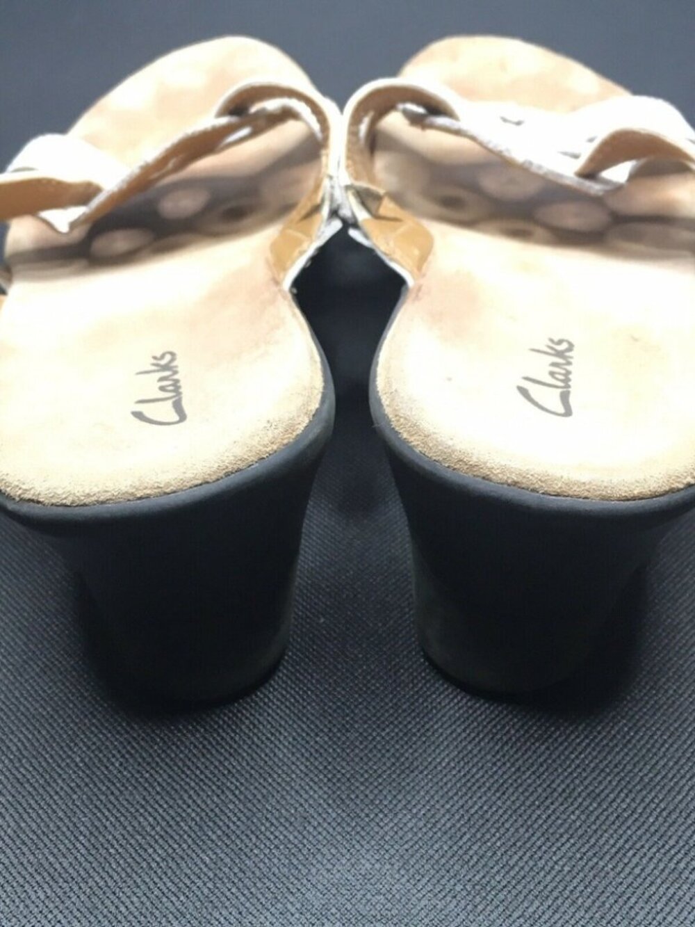 Clark's Size 8 White leather slides/sandals - Picture 5 of 9